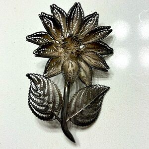 Damasce brooch floral pin C clip